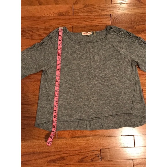 Rebecca Taylor Gray Pullover Sweater with Cut-Out Shoulders - Size Medium - Picture 4 of 9